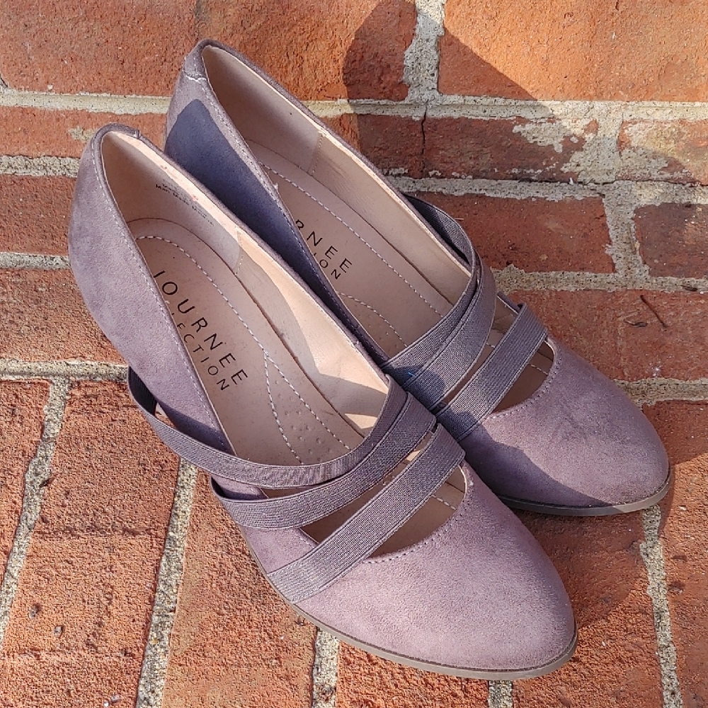 Journee Collection Loren Faux Suede Mary Jane Pump Size 8